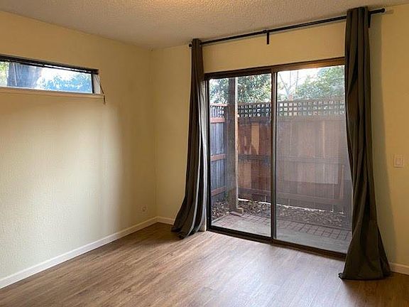 4th image of 2115 22nd St #9