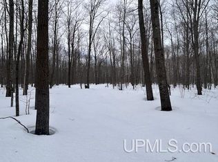 53554 N Superior Rd, Houghton, MI 49931