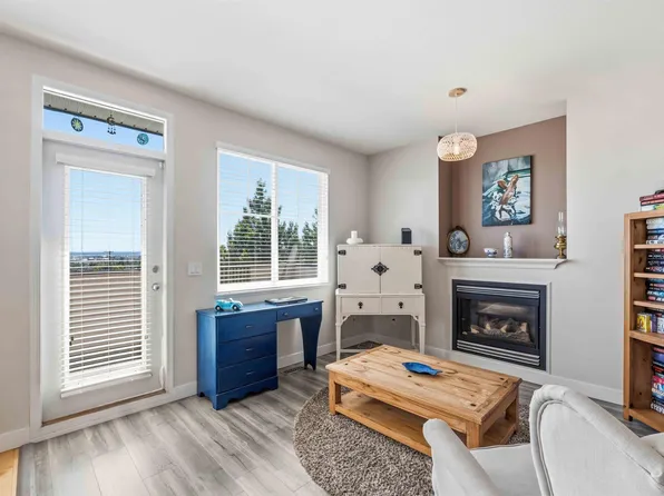 5666 149a St, Surrey, BC V3S 8X1