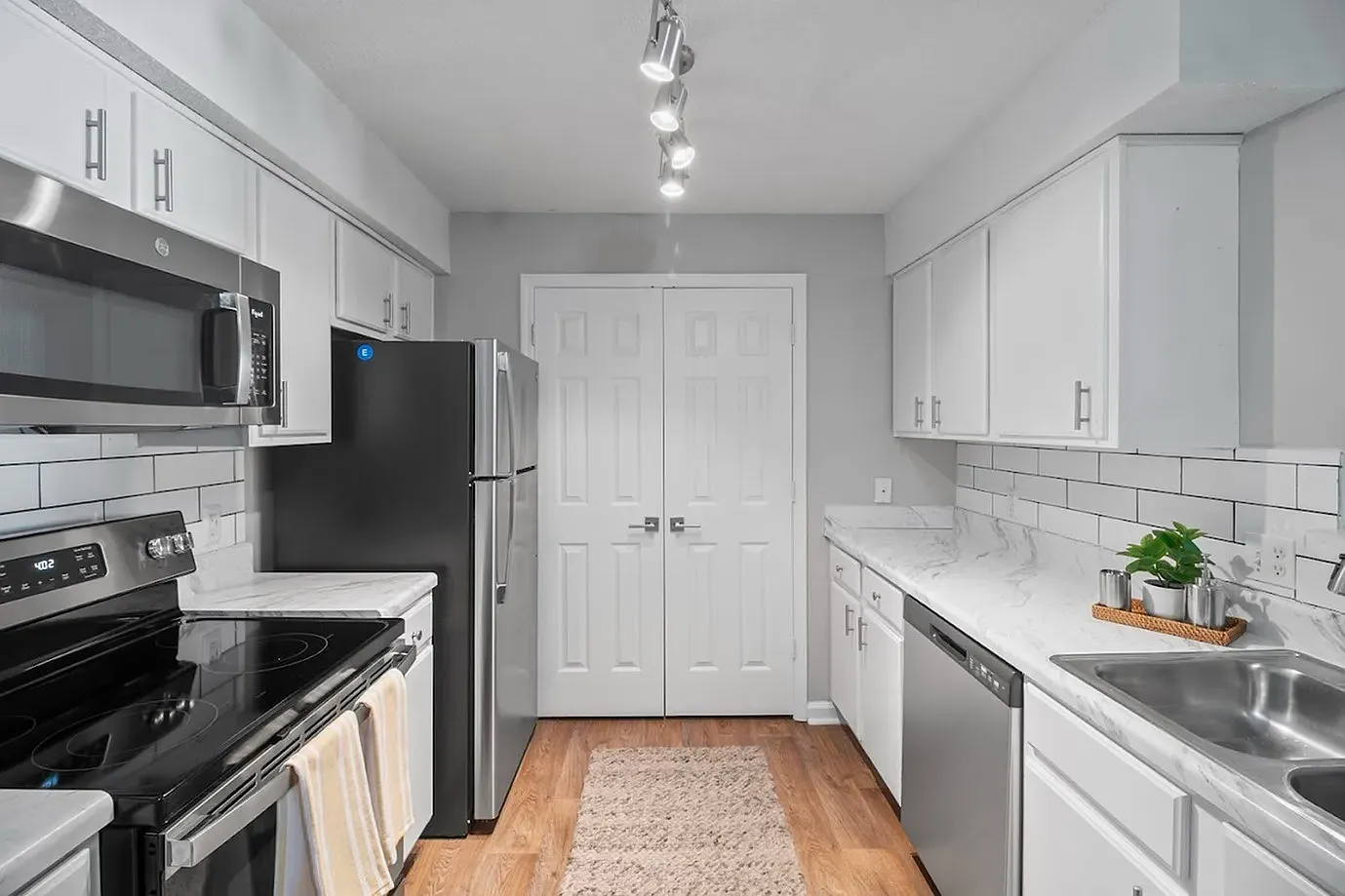 The Tarragon Apartments — Photo 1