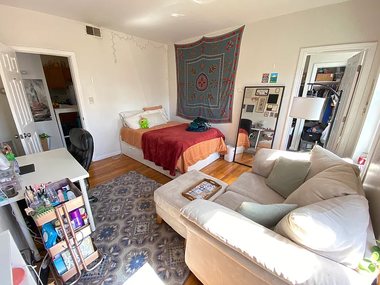 980 State St #3L — Photo 2