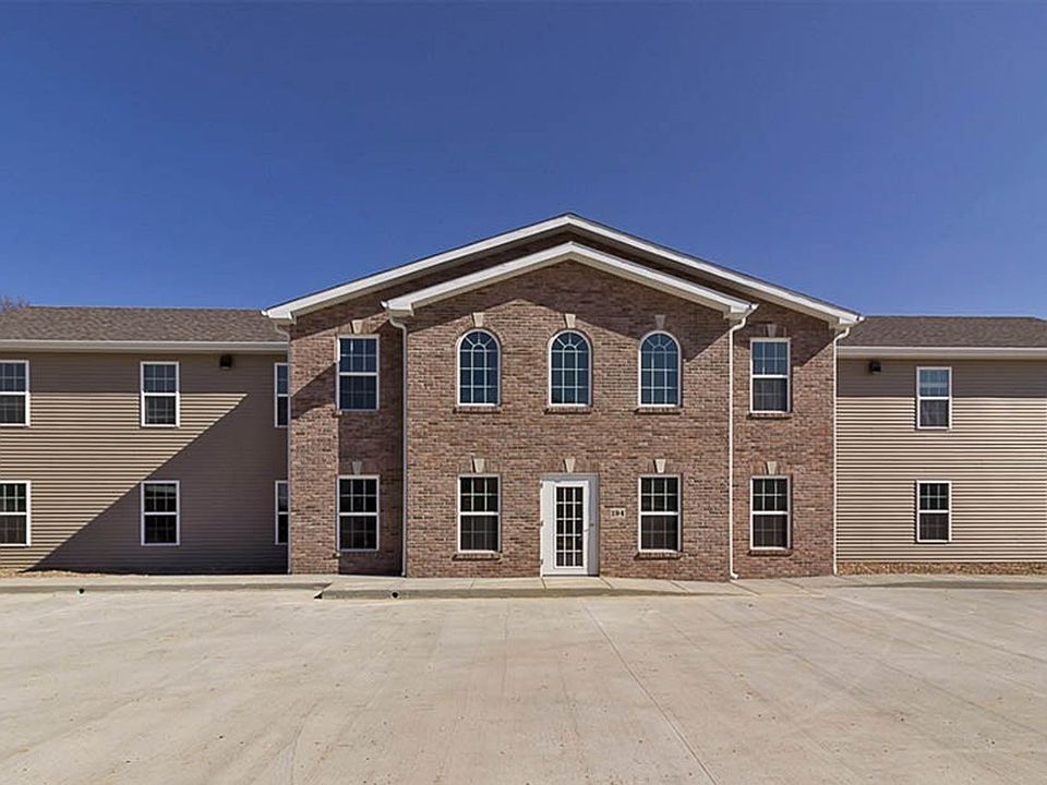 1st image of 194 Lotus Dr APT 1
