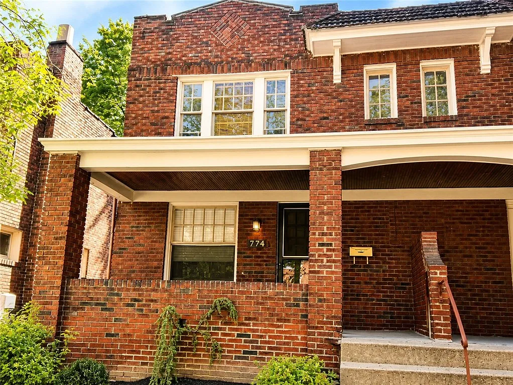 2 bed, 755 sqft, $1,555 — Photo 1