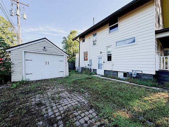 3rd image of 213 7th St