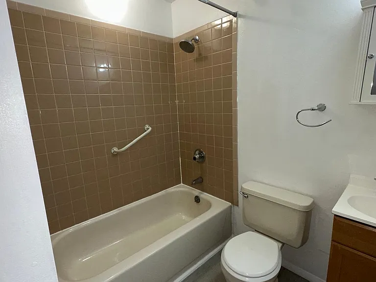 333 Manown St #106 — Photo 7