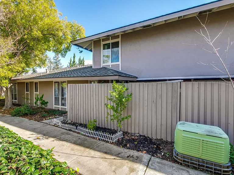 21099 Red Fir Ct — Photo 5