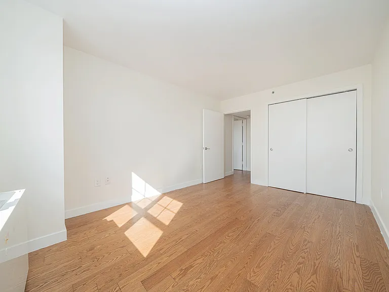 7525 153rd St #806 — Photo 14
