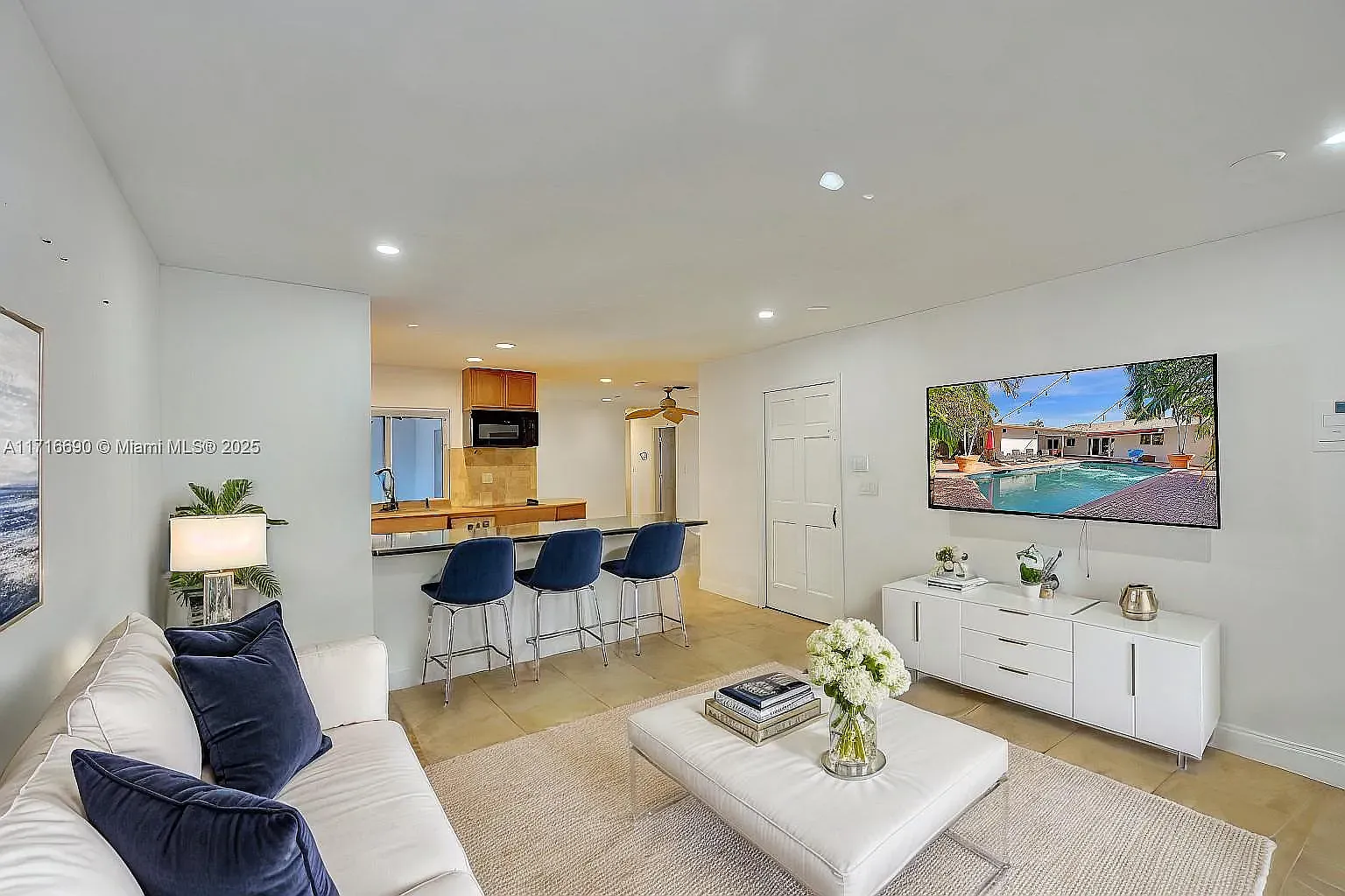 4 bed, 1980 sqft, $5,300 — Photo 3
