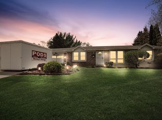 2114 Fox Ridge Dr NE, Grand Rapids, MI 49505