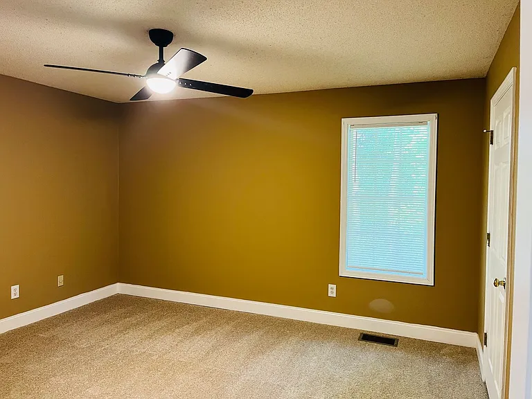 11-17 Jordan Rd — Photo 15