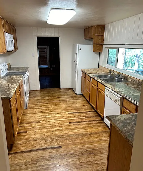 504 Sudderth Dr #A — Photo 14