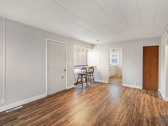 4th image of 111 Pleasant Ave