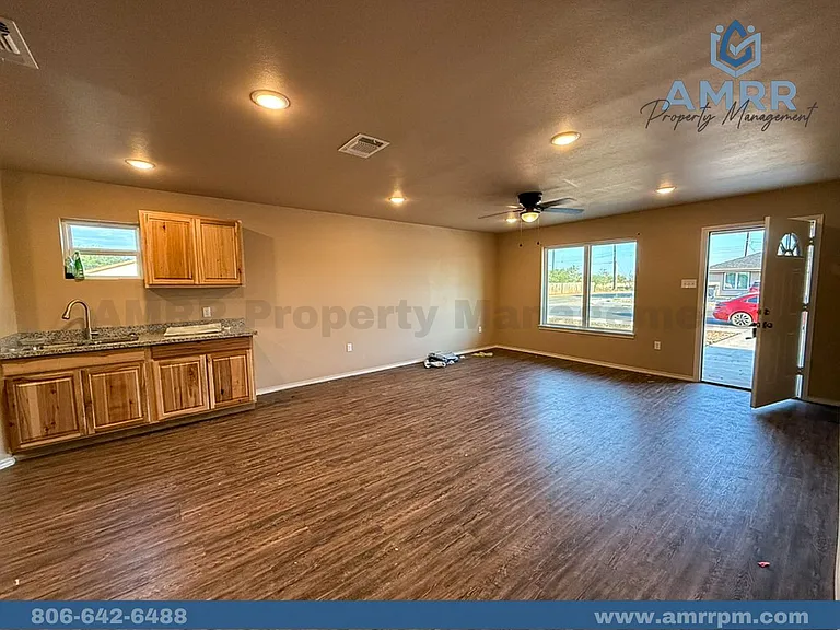 3423 E 3rd Pl — Photo 9