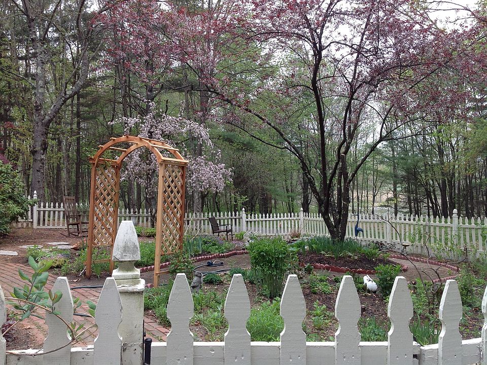 132 Broad St, Hollis, NH 03049 Zillow