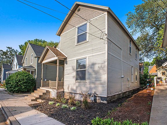 4th image of 311 Robey Pl SE