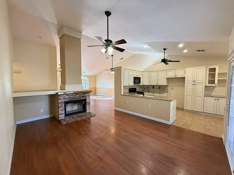 4817 Devereaux Way — Photo 5