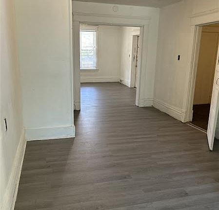 3rd image of 1329 Euclid Ave #1