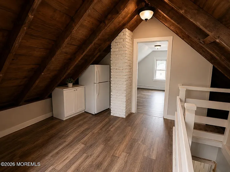 135 Whitehead Ave #UPSTAIRS — Photo 9