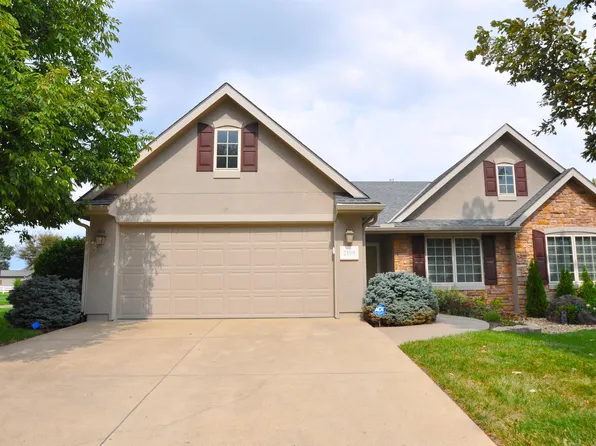 2100 SW Village Hall Rd, Topeka, KS 66614