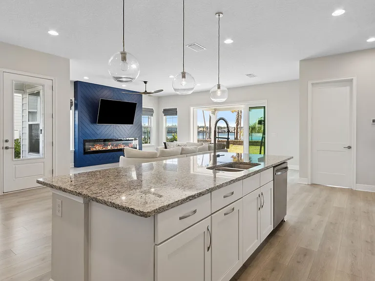 401 Marquesa Cir #1 — Photo 17