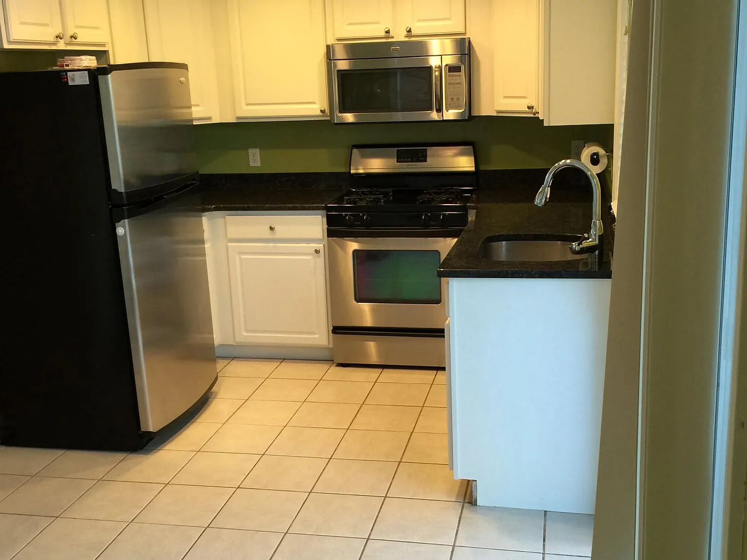 2 bed, 1.5 bath, 1285 sqft, $2,750 — Photo 2