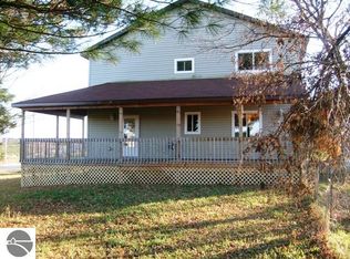 711 Crawford Lake Rd NE, Kalkaska, MI 49646