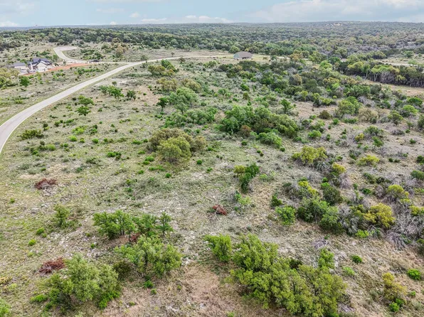 350 Big Creek Dr, Kingsland, TX 78639