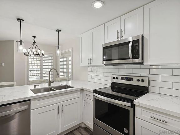 5th image of 7056 Park Mesa Way Unit 49