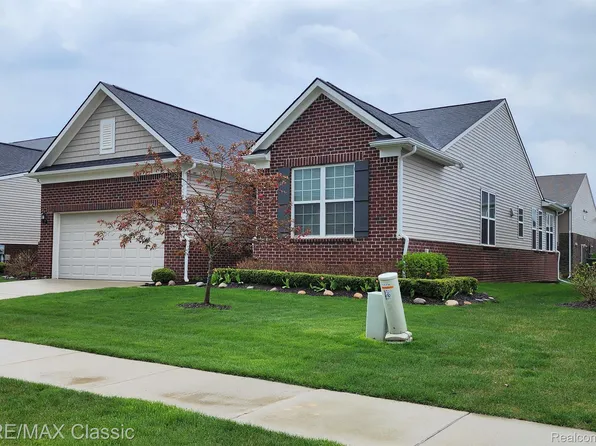 1179 Lark St, Lake Orion, MI 48360