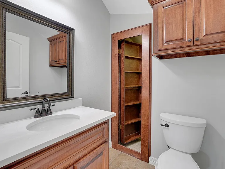 270 Lake Grove Dr — Photo 7