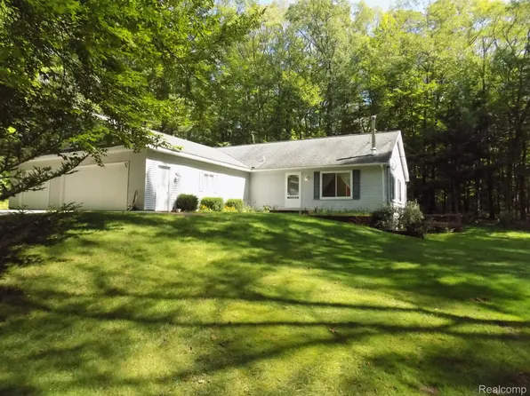 13676 Jennifer Rd, Grand Haven, MI 49417