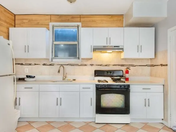 769 S 18th St, Newark, NJ 07103