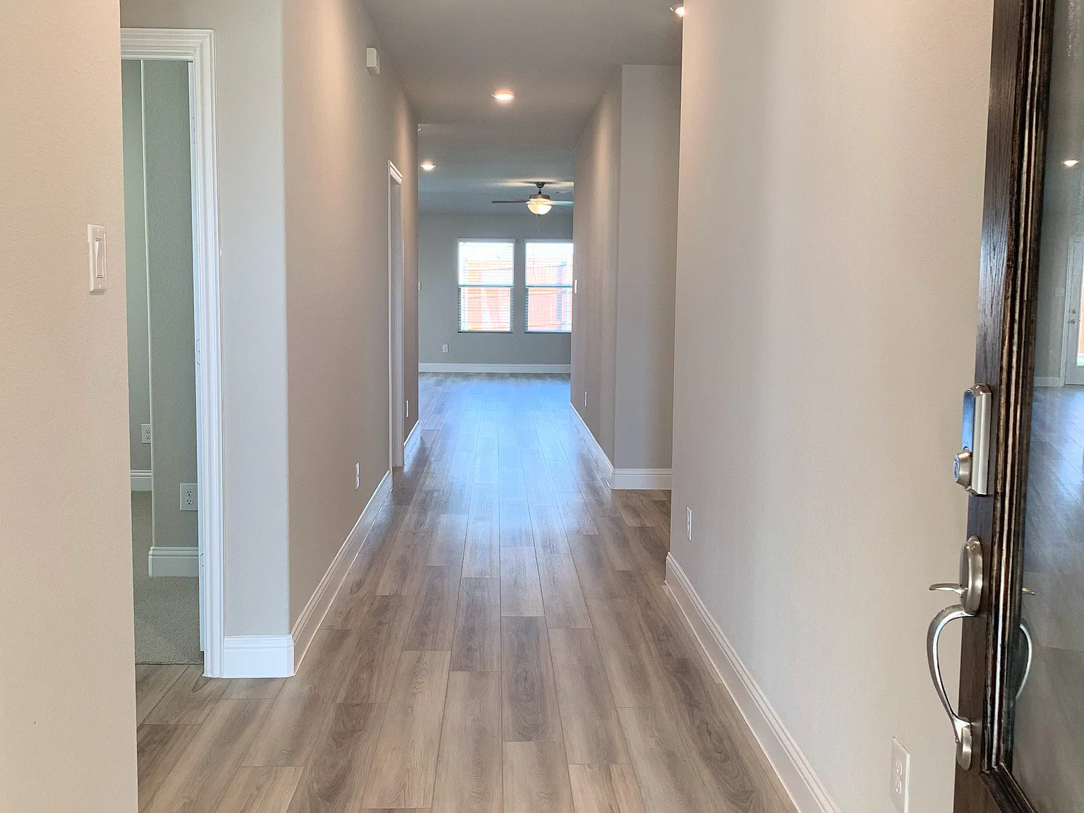 4 bed, 2059 sqft, $2,500 — Photo 3