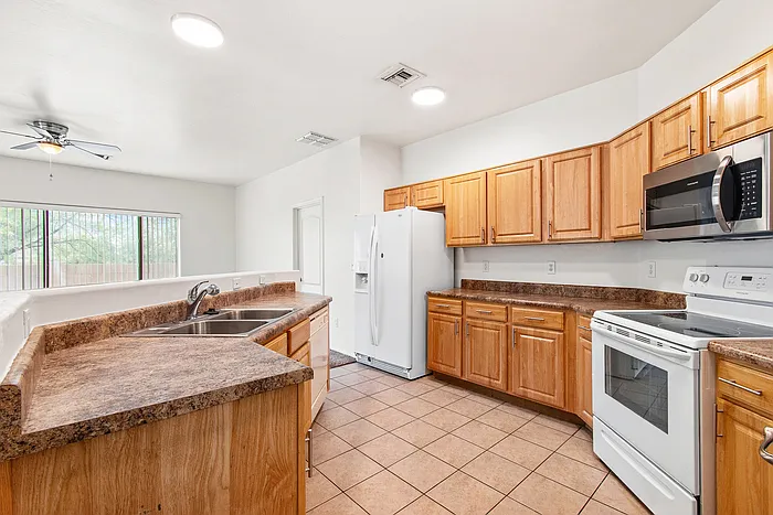 6694 S Avenida Santa Carolina — Photo 9
