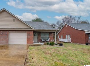 104 Bluegrass Dr, Hodgenville, KY 42748