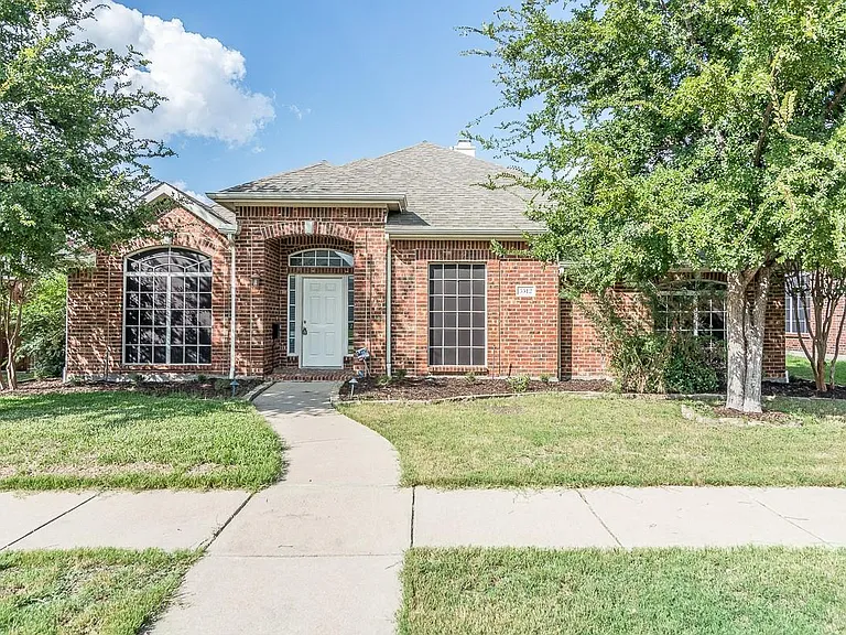 5512 Glenview Ln — Photo 1