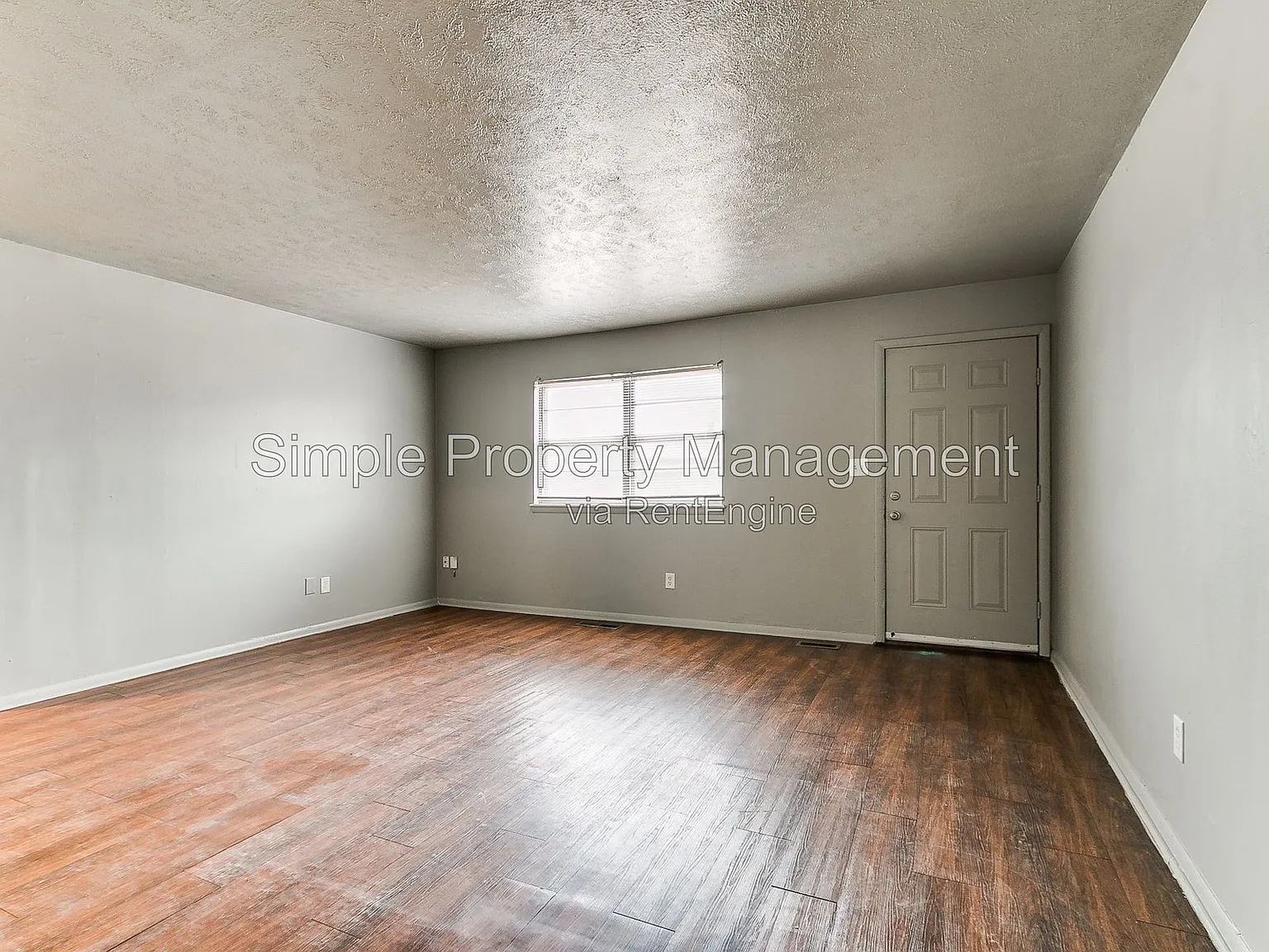 3 bed, 1.0 bath, 1071 sqft, $1,125 — Photo 2