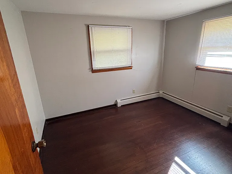 510 Alhambra Dr — Photo 5