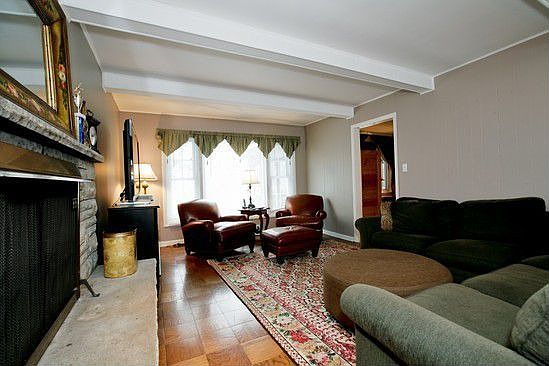 2nd image of 251 Richmond Ave