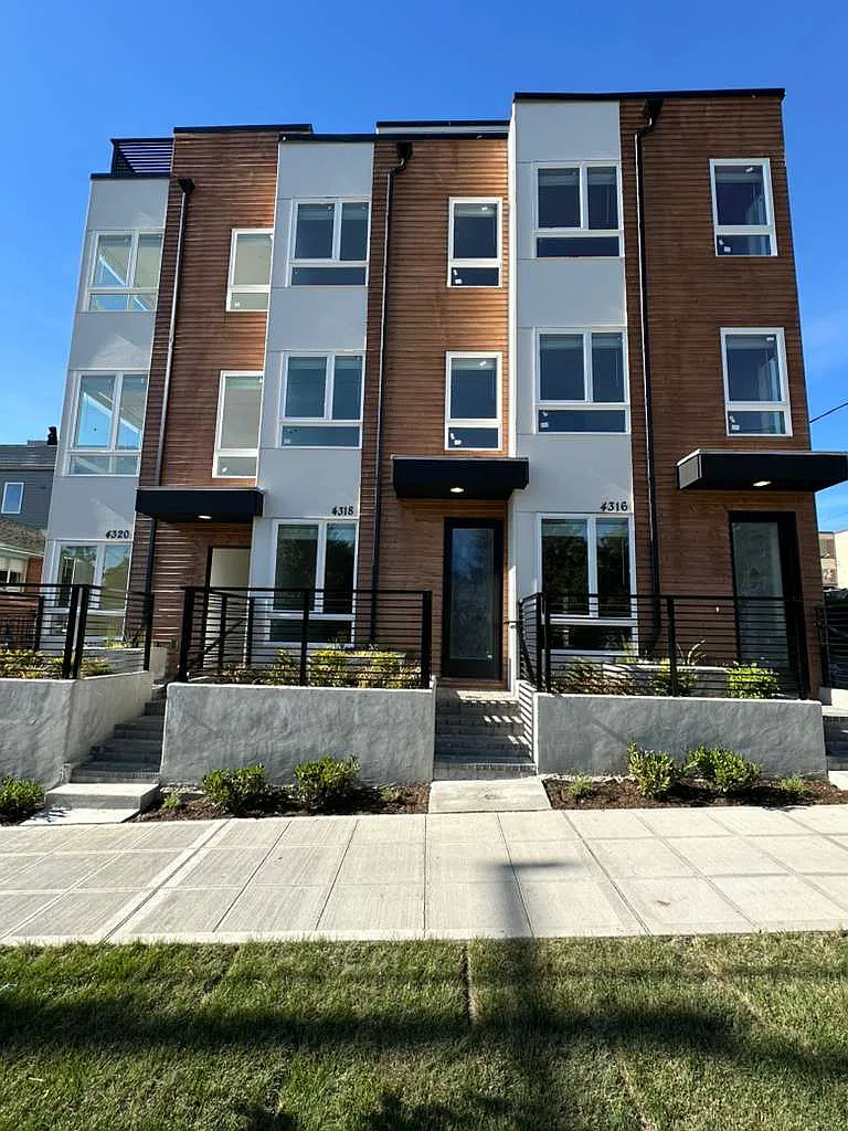 3 bed, 2.5 bath, 1430 sqft, $3,690 — Photo 3