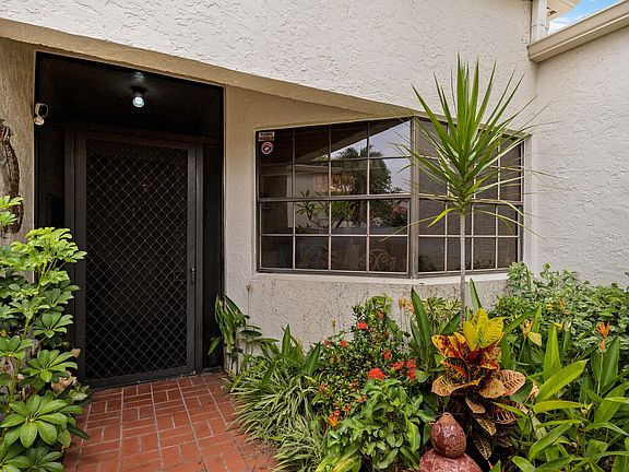4th image of 5914 Parkwalk Circle W