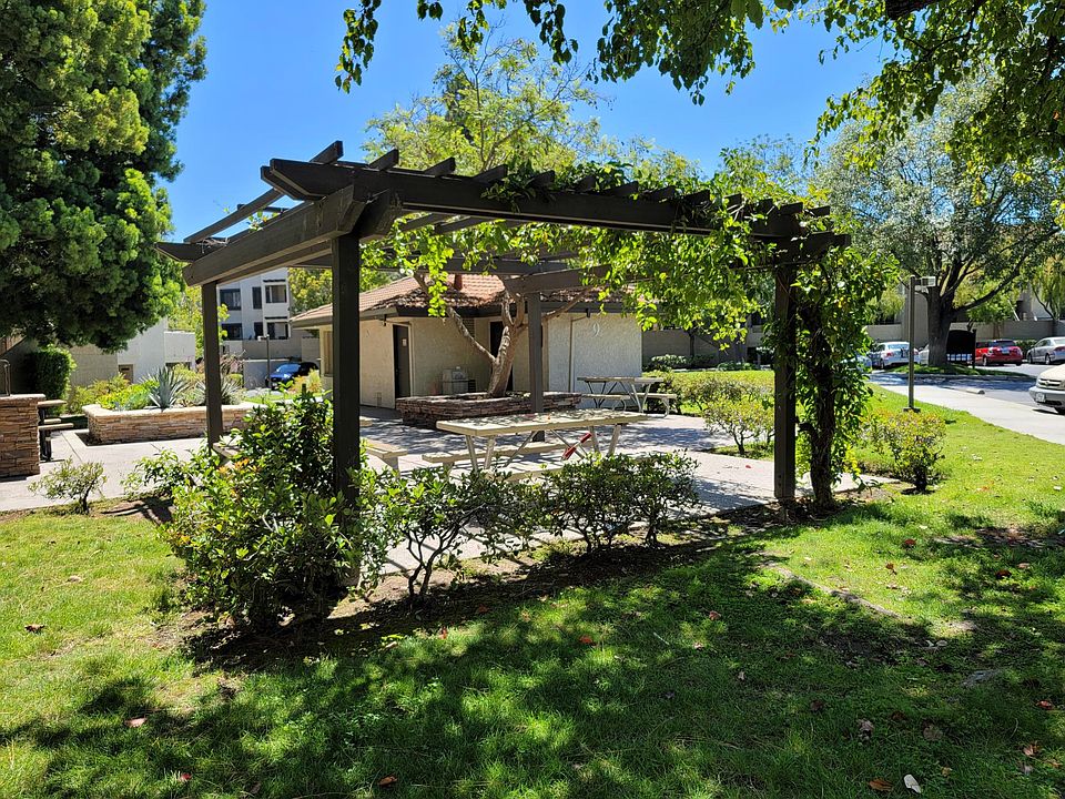 1st image of 800 W Fremont Ave #509