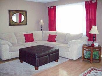 4th image of 2530 Wembley Dr