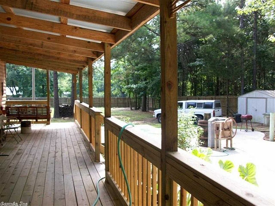2nd image of 218 Honeysuckle Rd