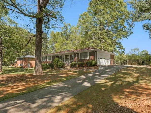 1788 Hammond Woods Cir SW, Marietta, GA 30008