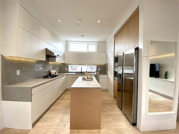 3rd image of 2067 E 31st Ave