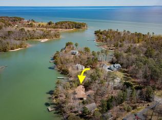 755 Twin Harbor Rd, Reedville, VA 22539