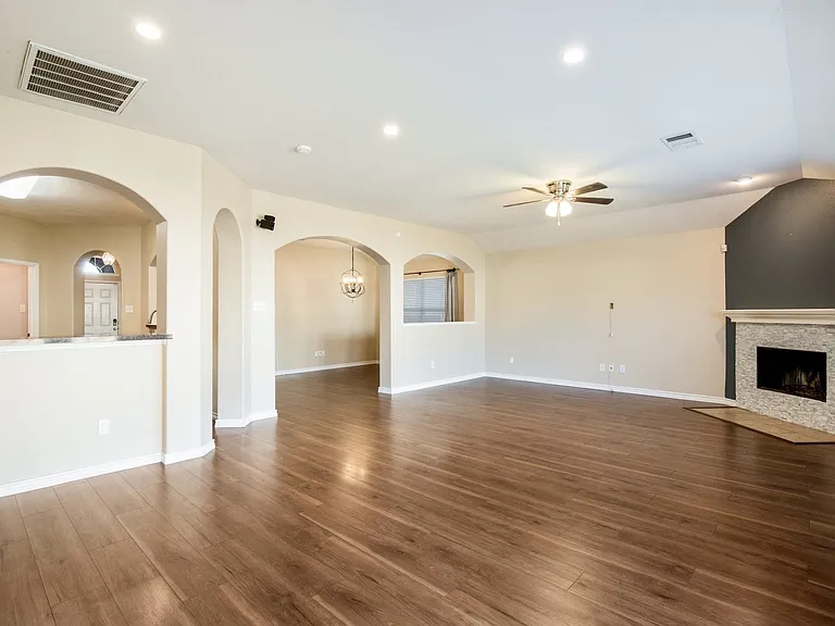 14536 Crystal Lake Dr — Photo 6