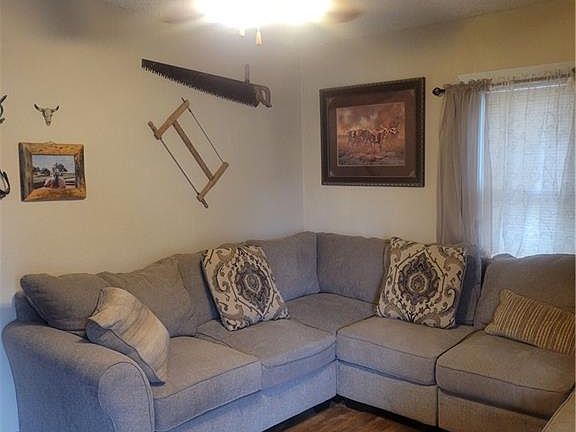 5th image of 805 E Robert S Kerr Blvd
