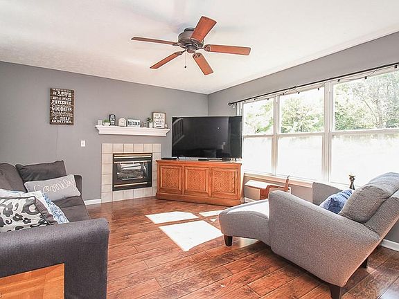4th image of 634 Tremain Pl